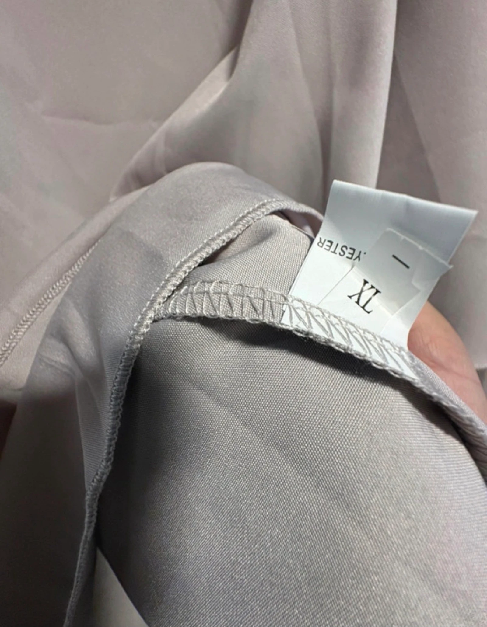 conjunto elegante 2 peças blusa e calça fluida bege topo xl ensemble chic bege taupe xl set – photo 3